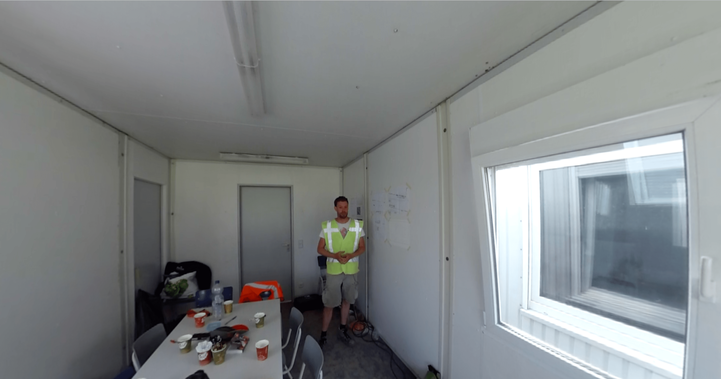 When starting the experience, students get an introduction to the excavation from inside the trailer. 